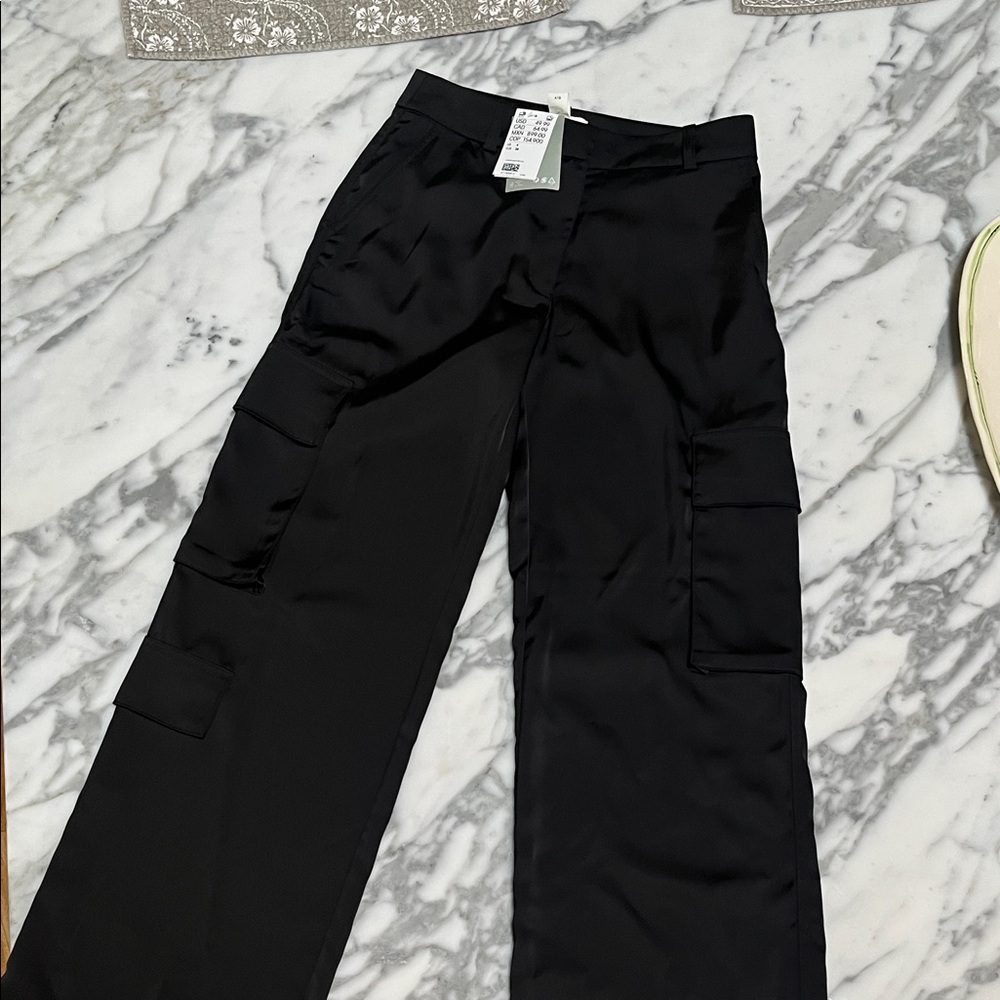 H & M Elegant Black Women's Cargo Pants size 4